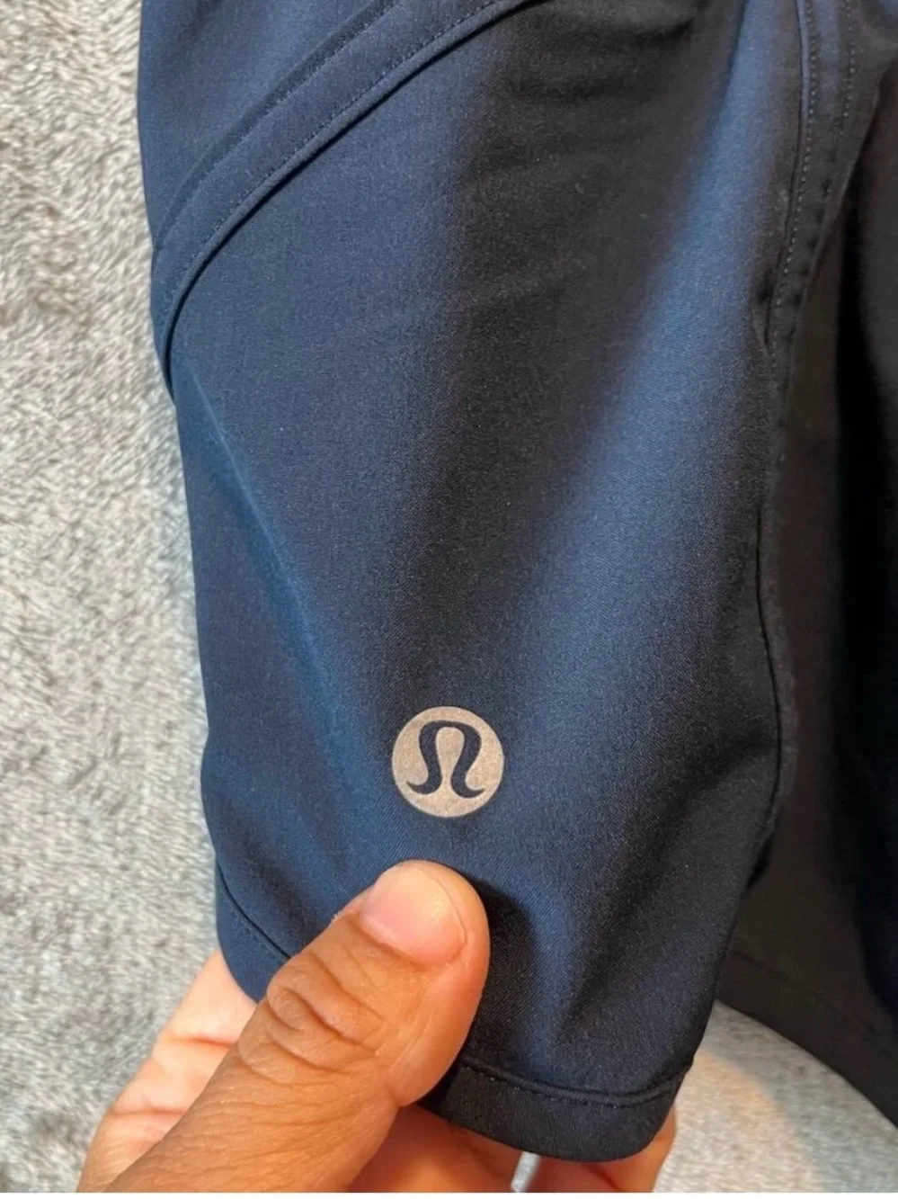 Lululemon Tracker Short V *4